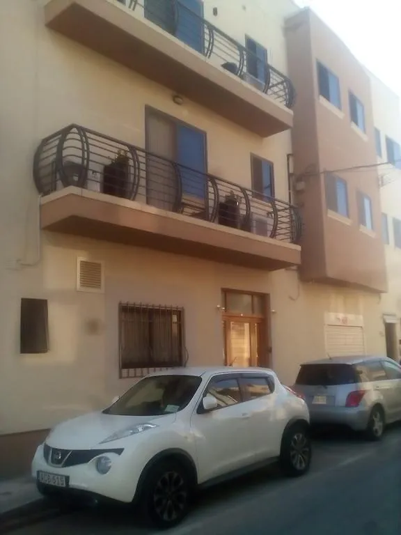 Private Village Apartment Kirkop